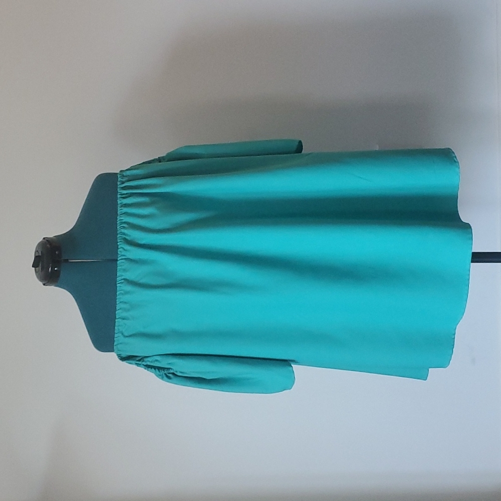 Love J, off the shoulder dress sea foam green, Sz Medium
